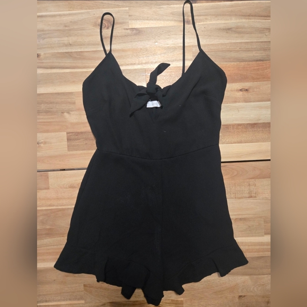 Lush Keyhole Tie Front Black Romper With Ruffled Hem🥰
